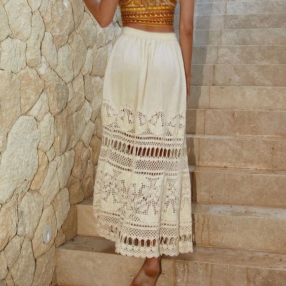 {SOLD} Chasing Unicorns✨ All Summer Long Linen and Crochet Skirt Sz Small - Picture 9 of 17